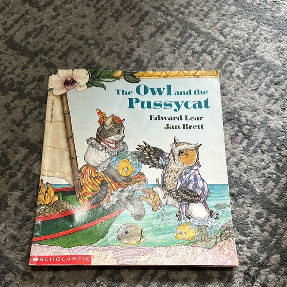 Scholastic's The Owl and the Pussycat - Illustrated by Jan Brett - Picture 1 of 1